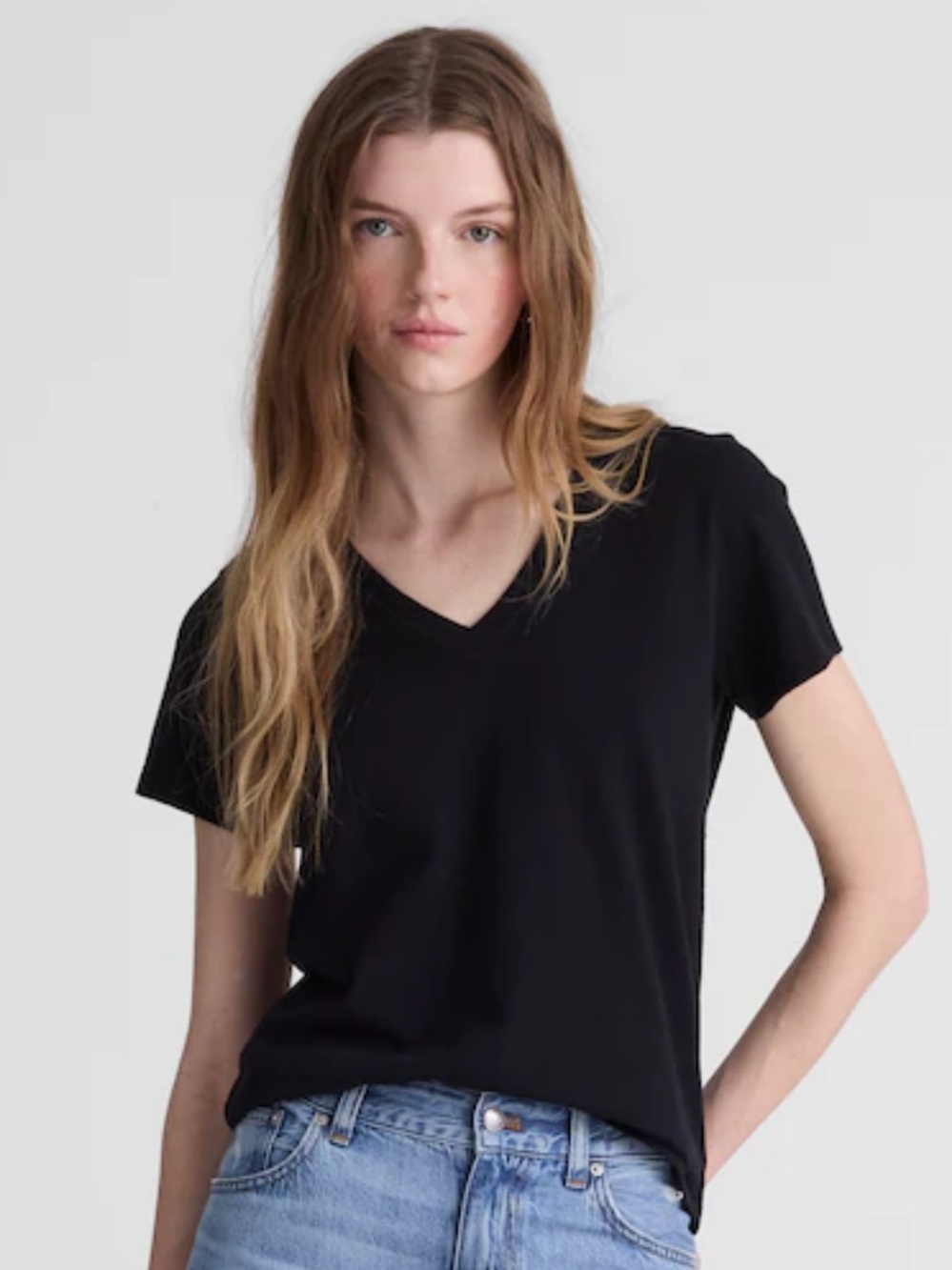 Madewell The Relaxed V-Neck Tee in Vintage Jersey - Black Charcoal